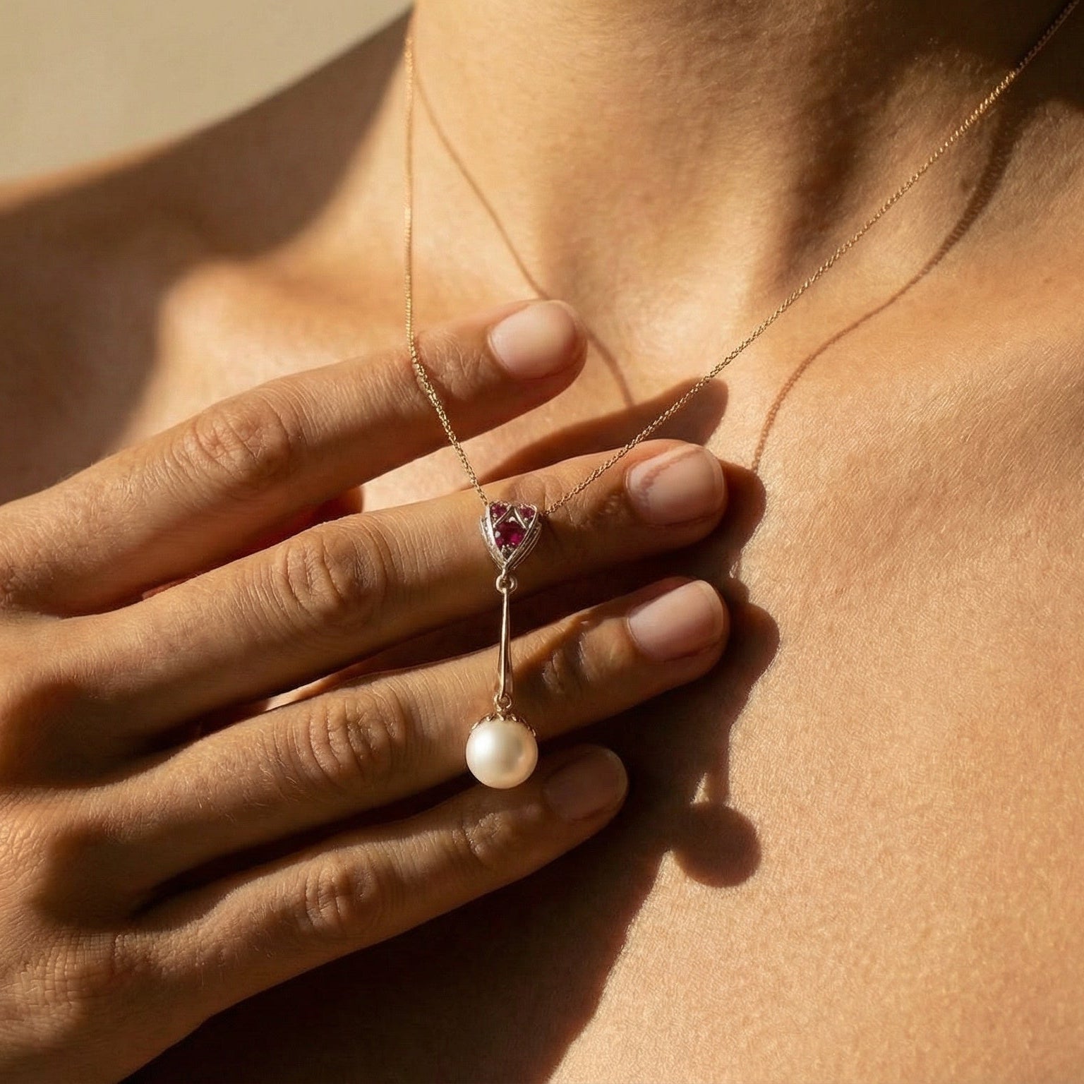 Antike Kette mit Jugendstil - Anhänger und Perle - Honey Jewelry