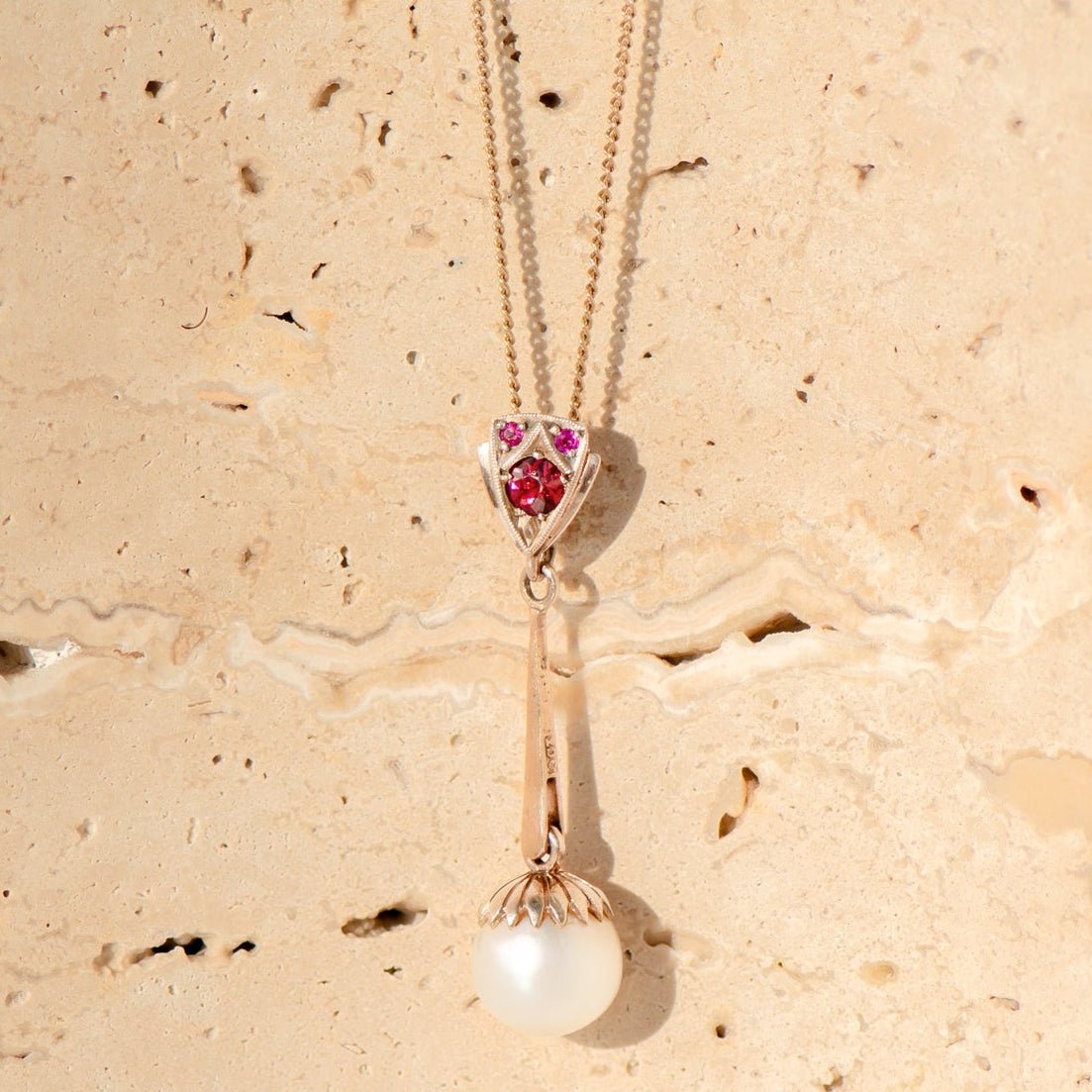 Antike Kette mit Jugendstil - Anhänger und Perle - Honey Jewelry