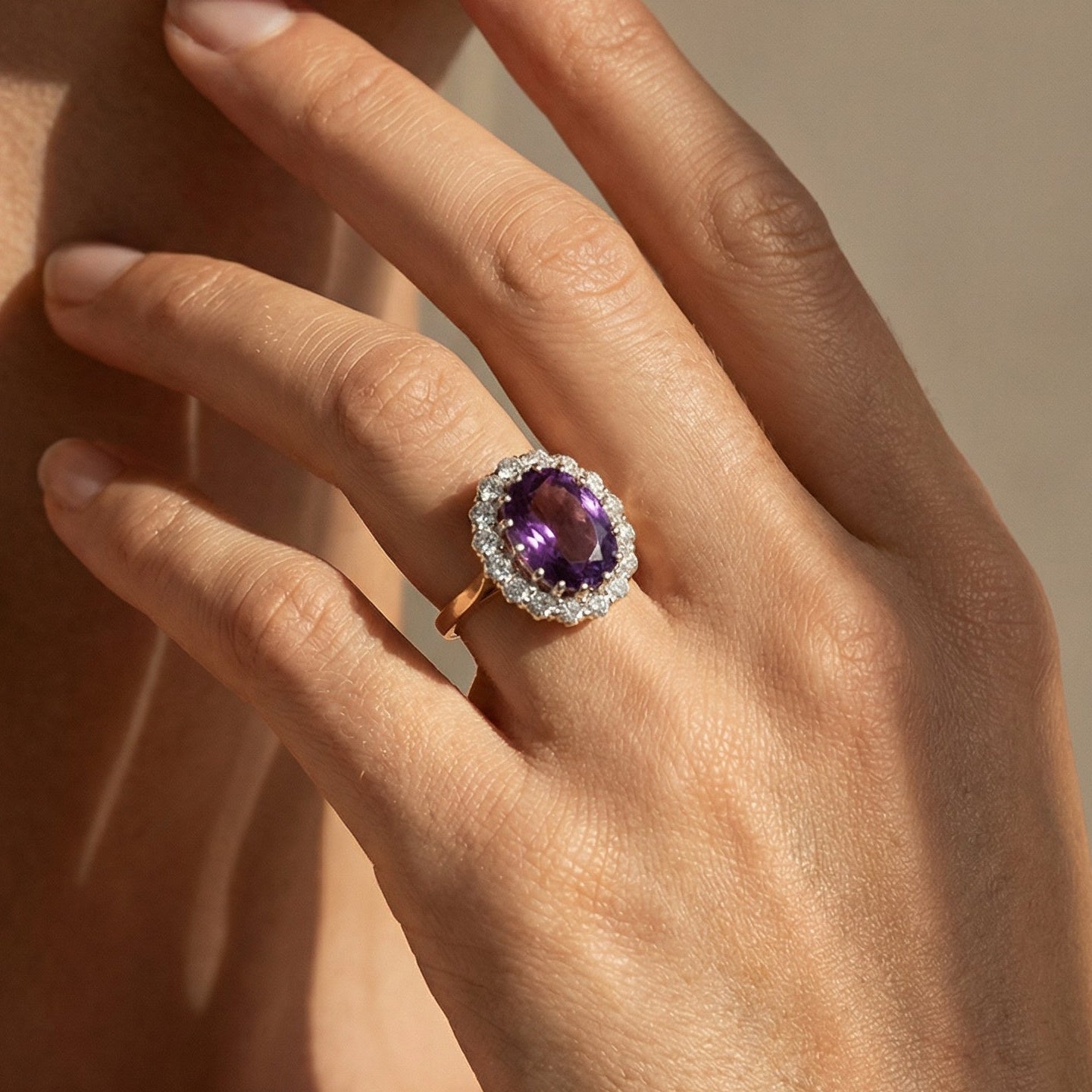 Antiker Edwardian - Ring aus 14K Gelbgold mit Amethyst & Diamanten – Eleganz aus einer anderen Zeit - Honey Jewelry
