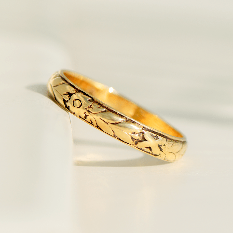 Antiker Jugendstil - Ring aus 14 Karat Gelbgold mit floraler Gravur – zarte Handarbeit um 1900 - Honey Jewelry
