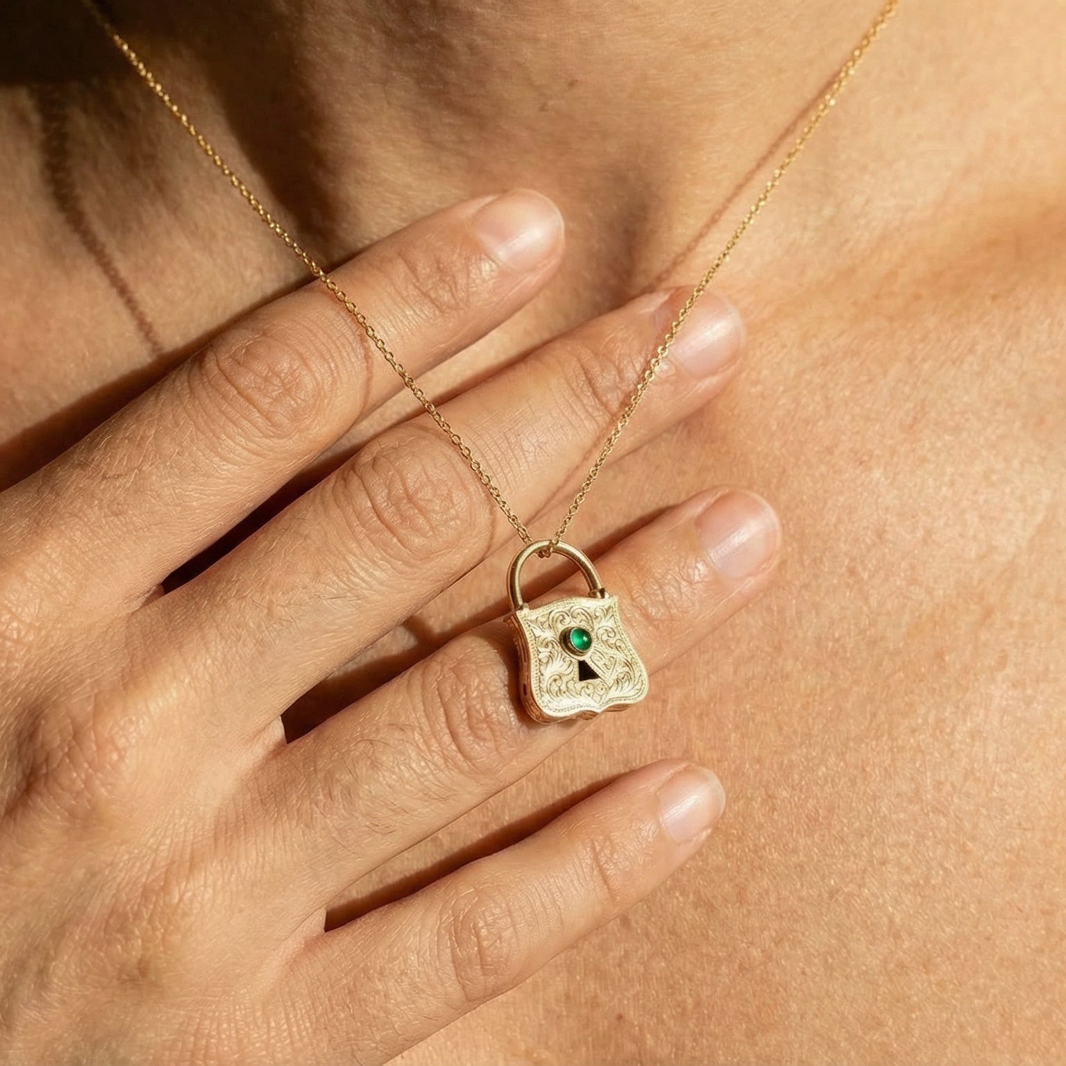 Antikes Schloss aus 18 Karat Gelbgold mit Türkis | frühes 20. Jahrhundert - Honey Jewelry