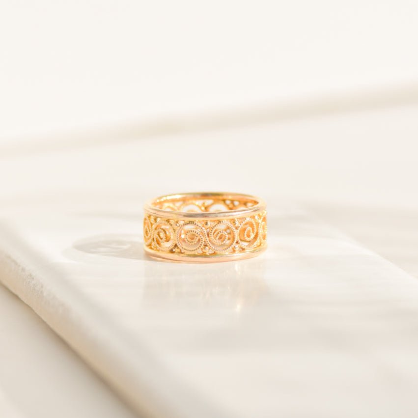 Bandring mit ajourierter Ringschiene aus 14K Gold - Honey Jewelry