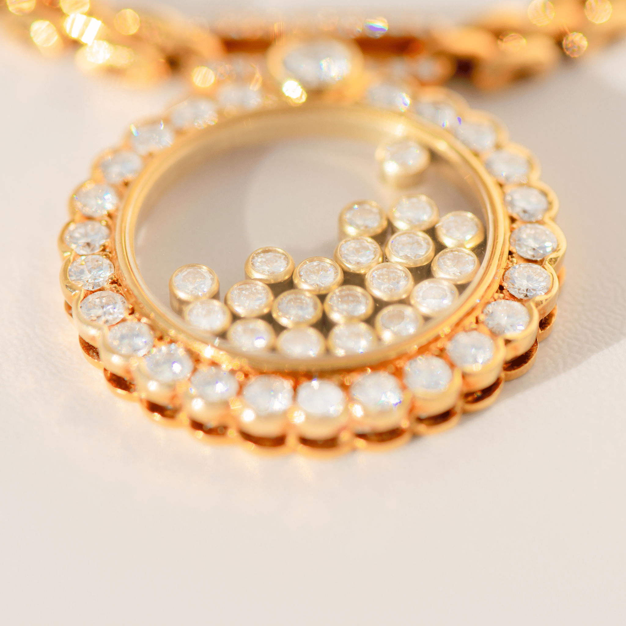 Chopard Einzelanfertigung „Happy Diamonds“ Collier | 18 Karat Gold | 3,0 ct Diamanten - Honey Jewelry