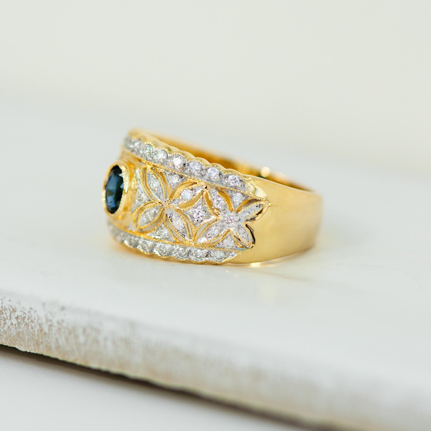 Eleganter Saphir - Diamant - Ring aus 18K Gold | Vintage Luxus - Honey Jewelry