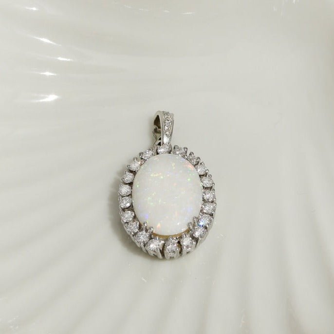 Elfenhafter Opalanhänger – Verzauberte Eleganz - Honey Jewelry