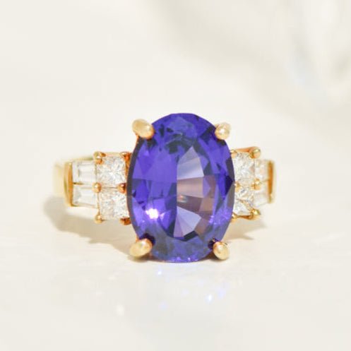 Exklusiver Vintage-Cocktailring aus 18K Gelbgold mit Tansanit & Brillanten – kraftvoll, edel, unverwechselbar - Honey Jewelry