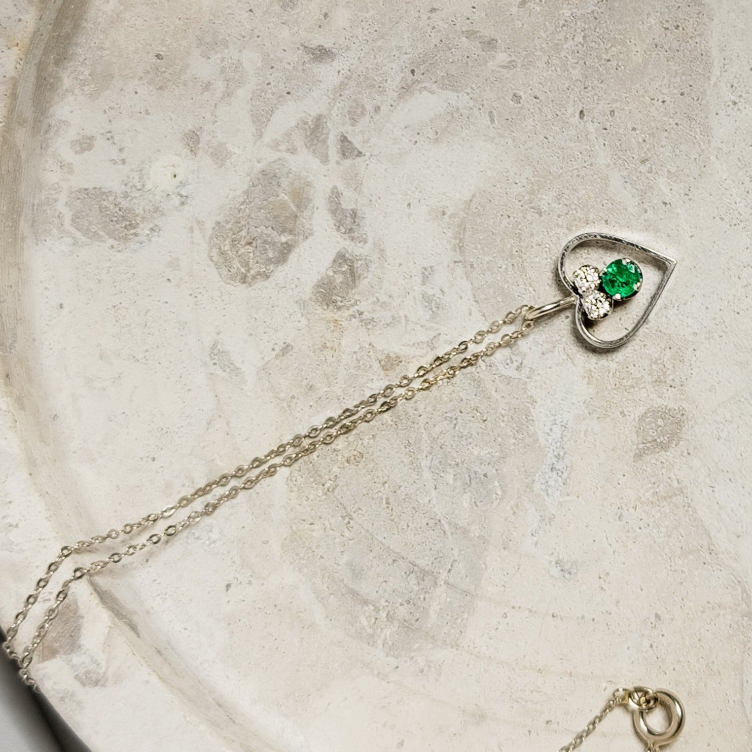 Feines 14 Karat Goldkettchen mit Herz - Anhänger – Subtiler Luxus - Honey Jewelry