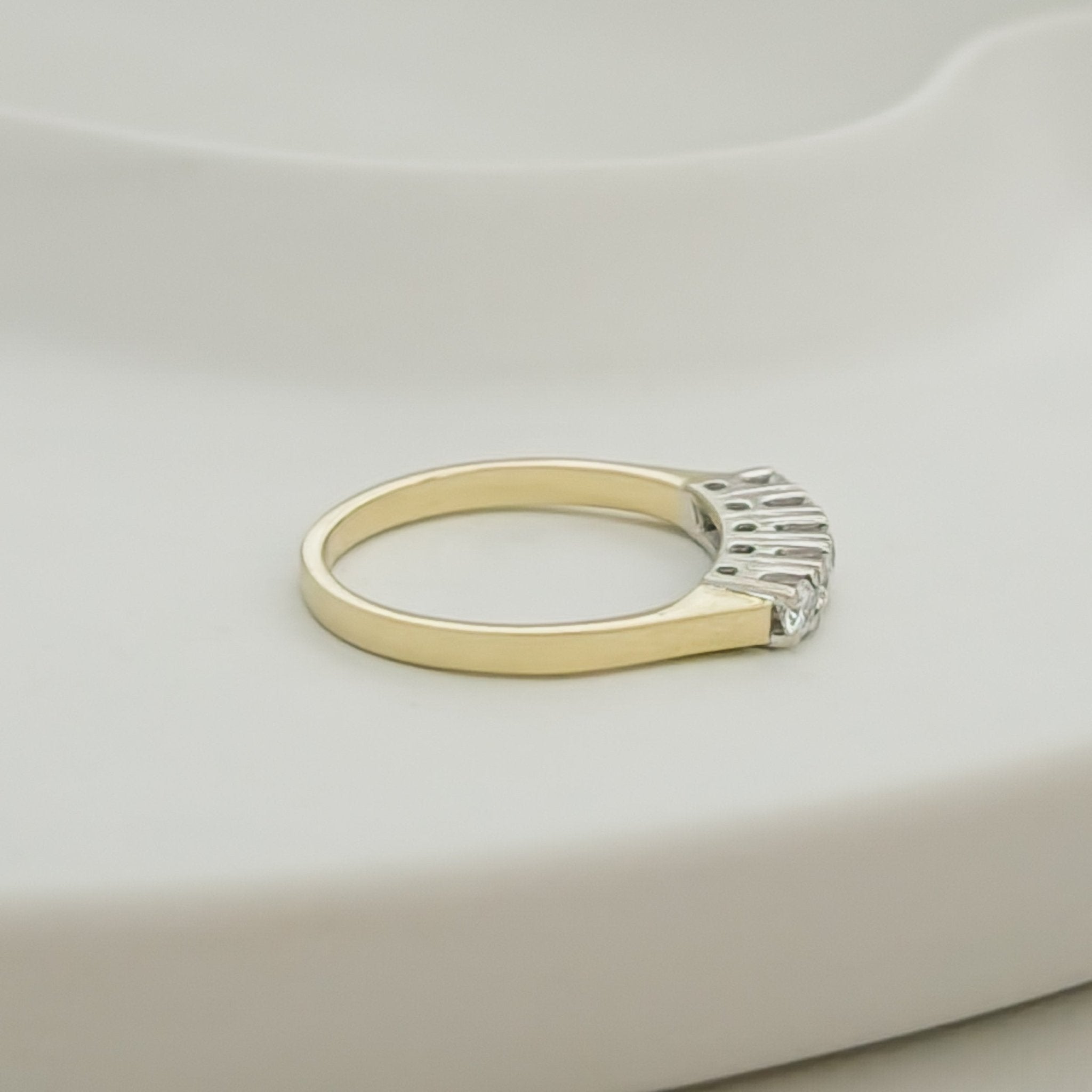 Halbmemory-Ring aus 14K Gold - Honey Jewelry