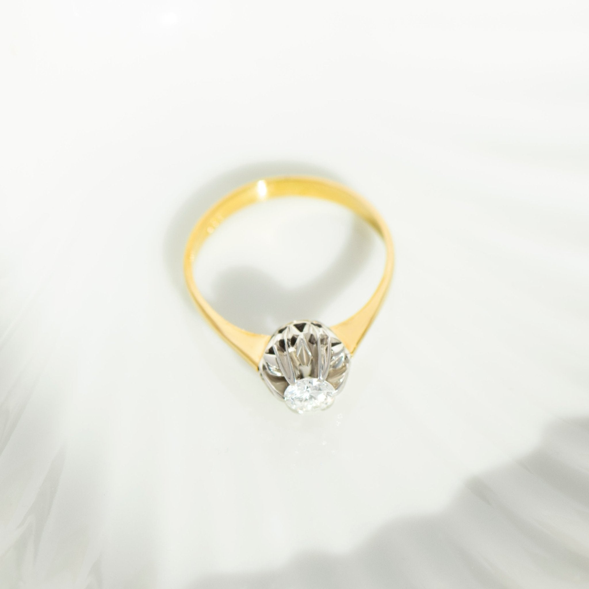 Hoher Solitärring aus Gelbgold mit 0,50 ct Diamant - Honey Jewelry