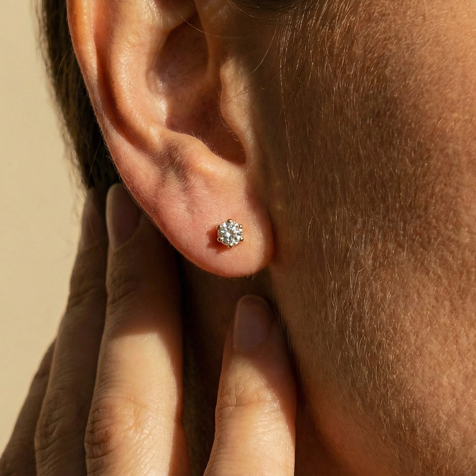 Klassische Solitär - Ohrstecker aus 14 Karat Gelbgold - Honey Jewelry