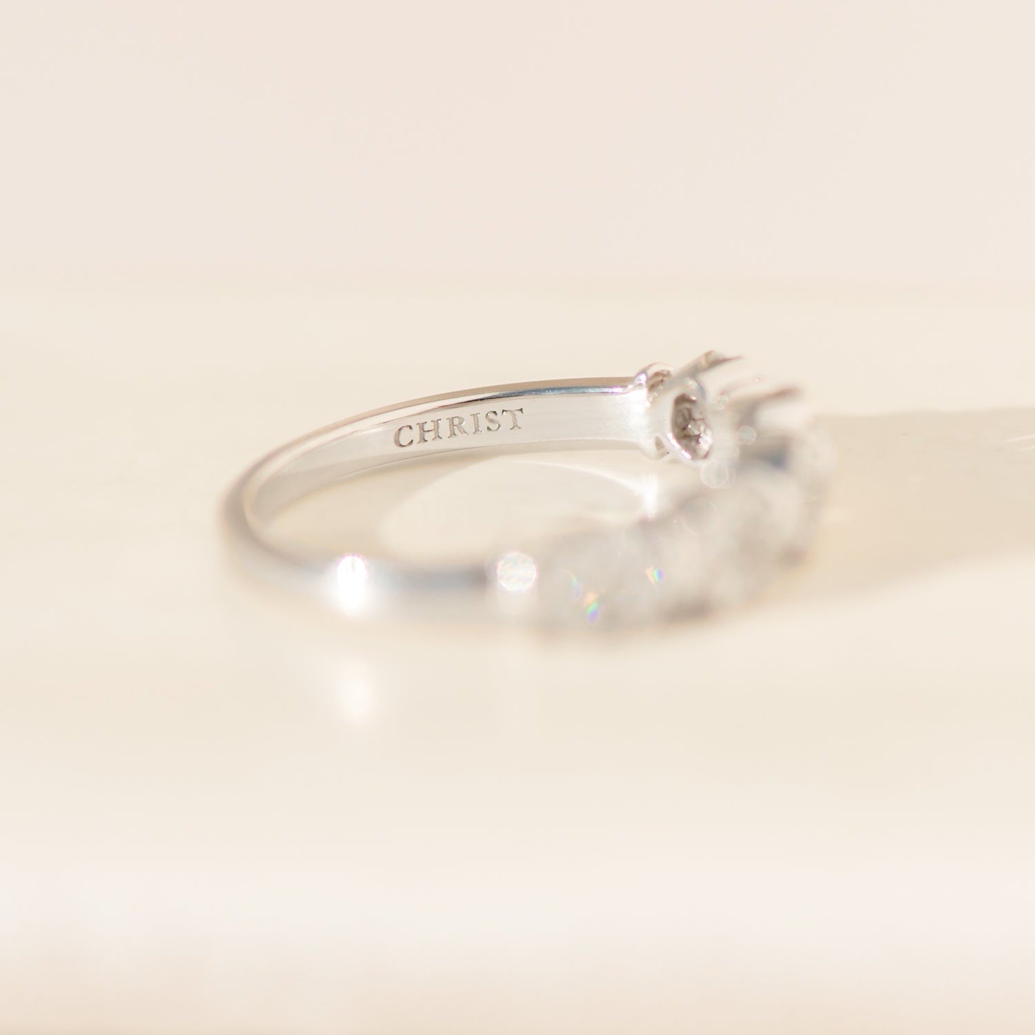 Moderner Diamantring aus 585 Weißgold mit Blütenmotiv – 0,20 ct, Größe 54 - Honey Jewelry