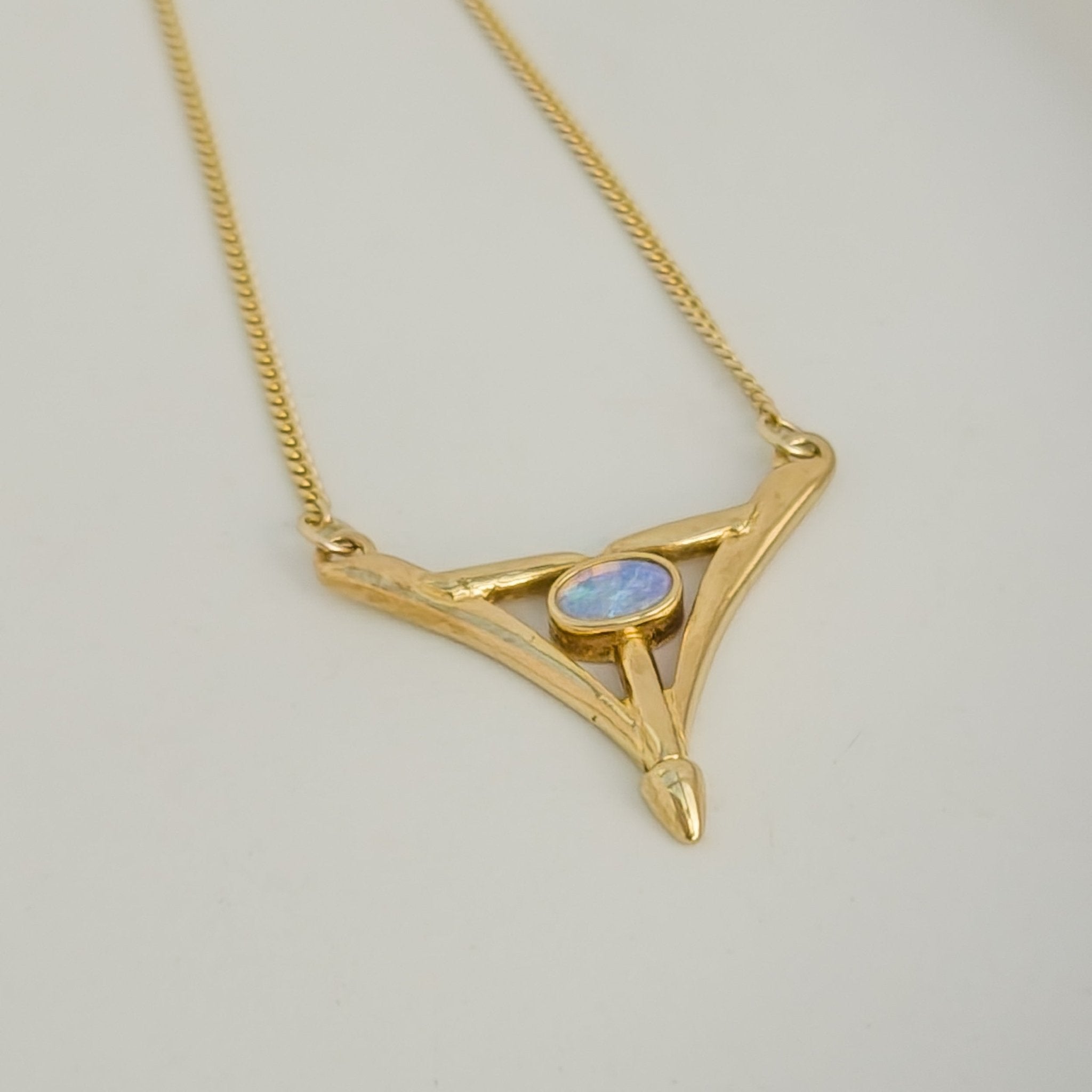 Opalkette aus 8 Karat Gold, besetzt mit einem Opal - Honey Jewelry