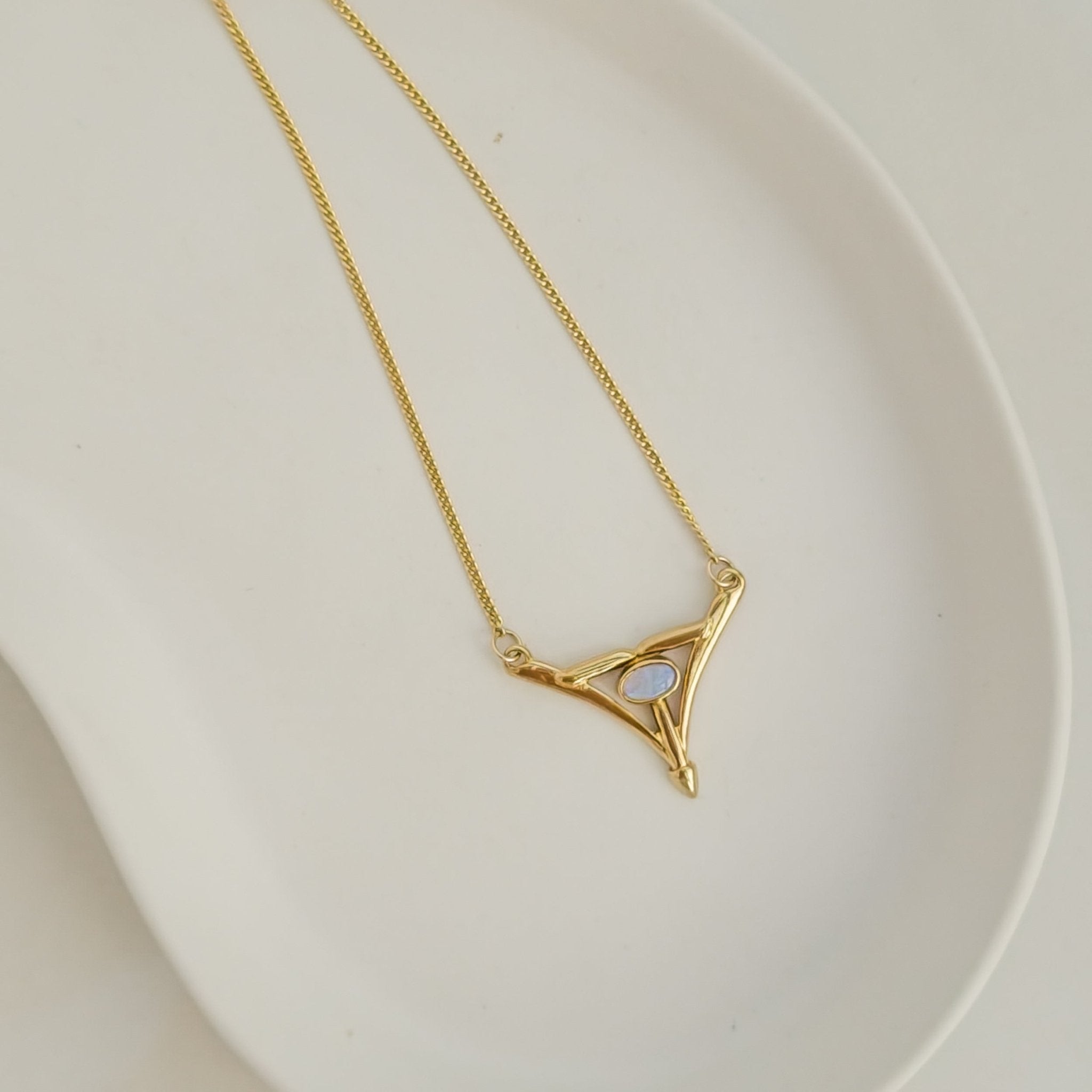 Opalkette aus 8 Karat Gold, besetzt mit einem Opal - Honey Jewelry