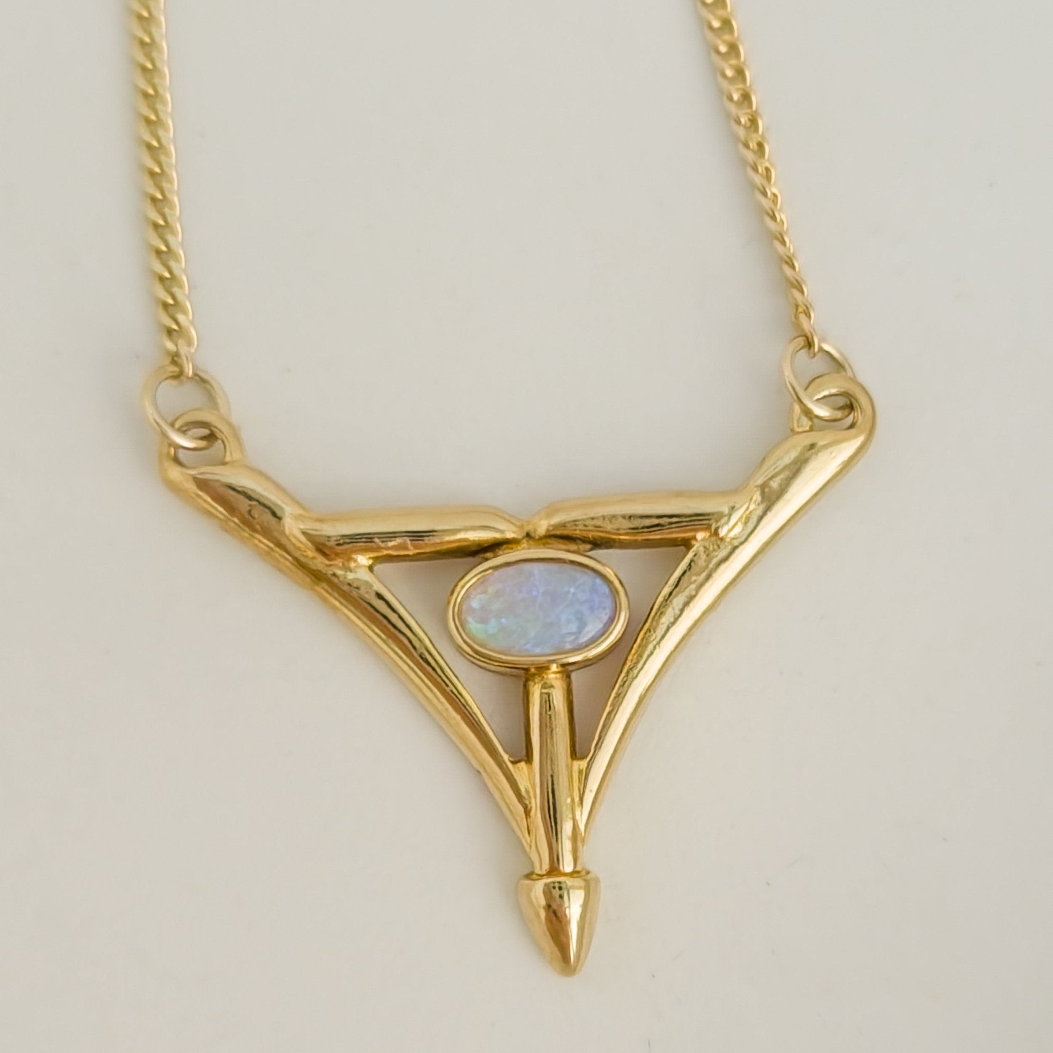 Opalkette aus 8 Karat Gold, besetzt mit einem Opal - Honey Jewelry