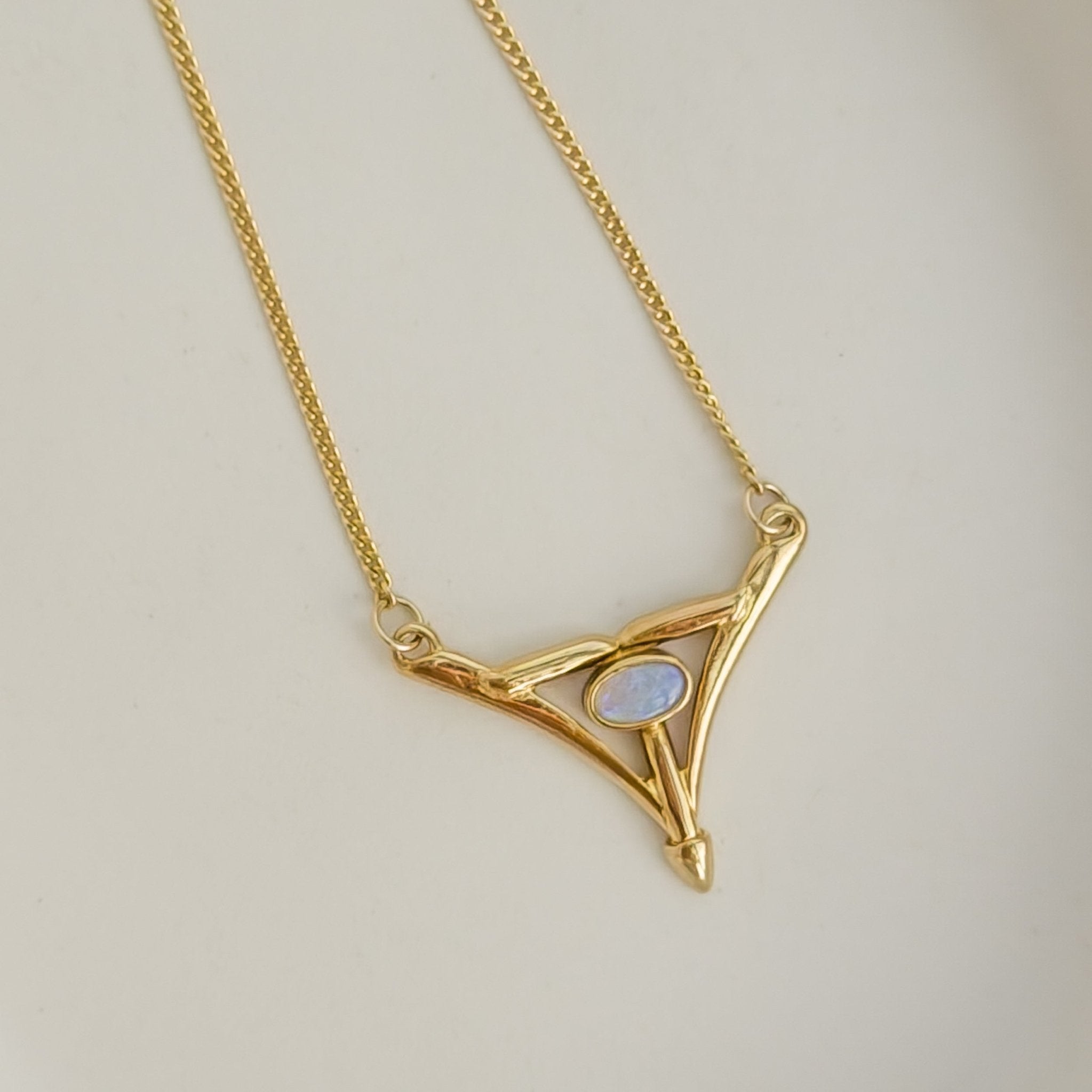 Opalkette aus 8 Karat Gold, besetzt mit einem Opal - Honey Jewelry