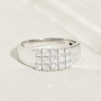 Ring aus 14K Weißgold mit 15 Brillanten – klare Linien, starkes Funkeln - Honey Jewelry