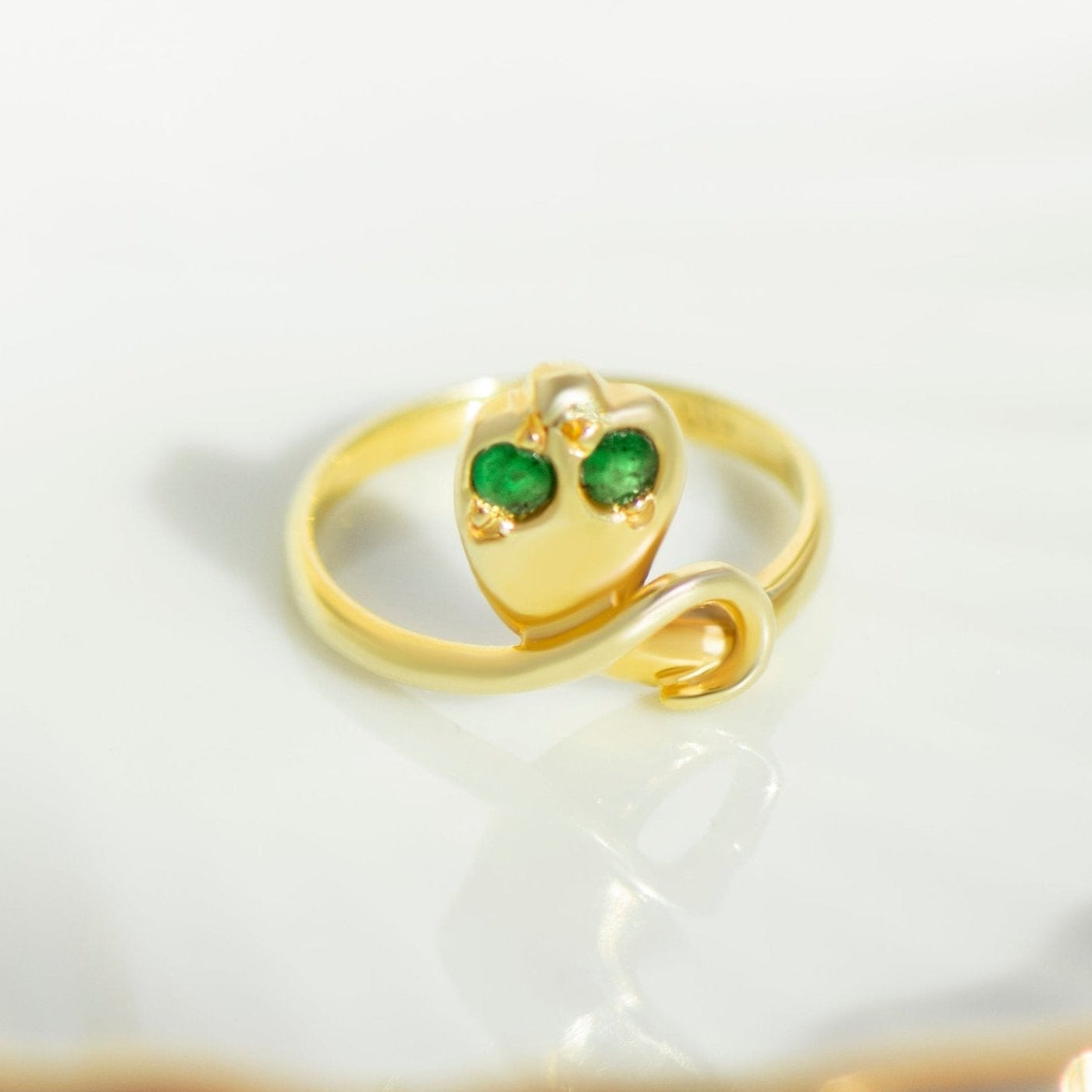 Schlangenring – Smaragdaugen – 585er Gelbgold - Honey Jewelry
