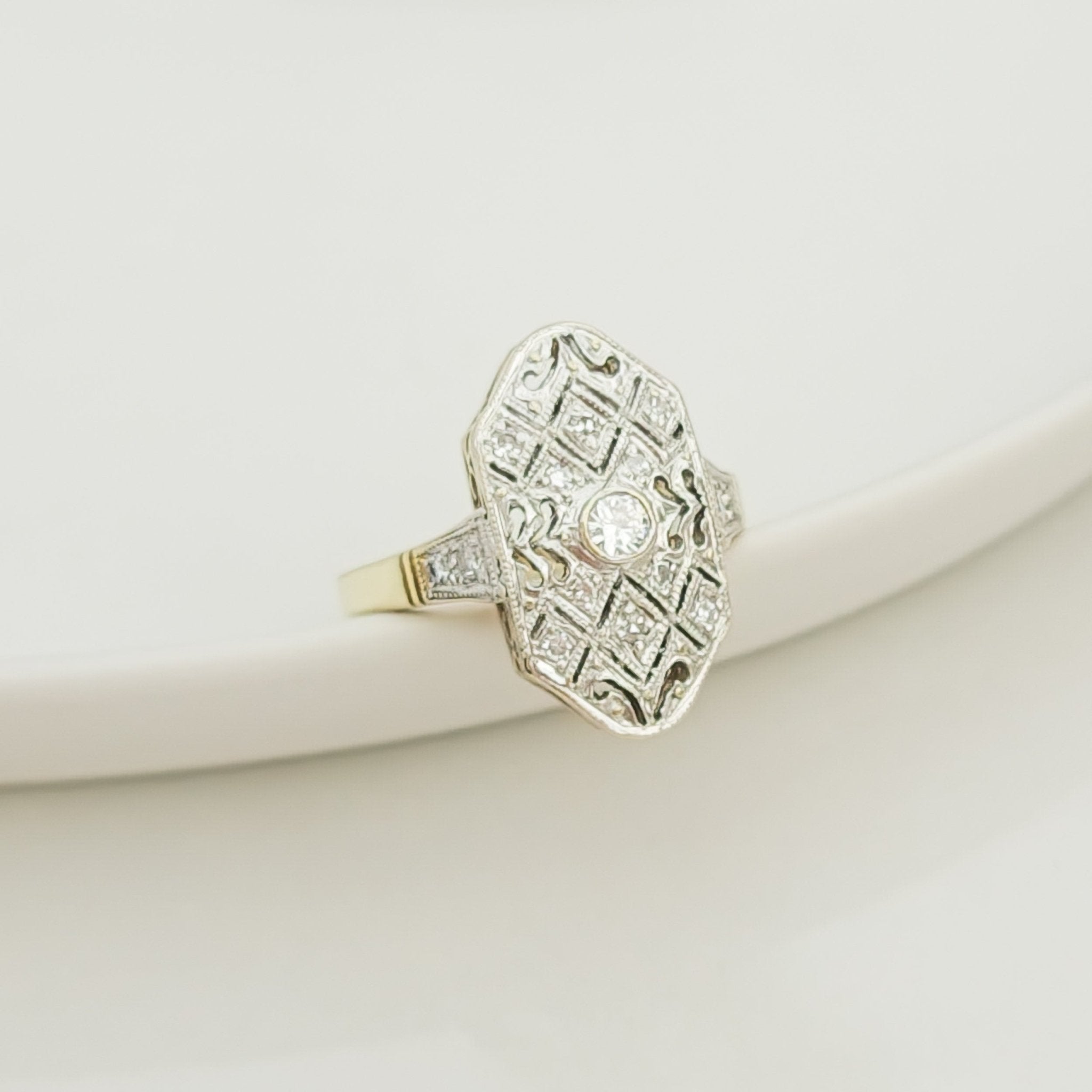 Schöner Art Deko Ring aus 14 K Gold - Honey Jewelry