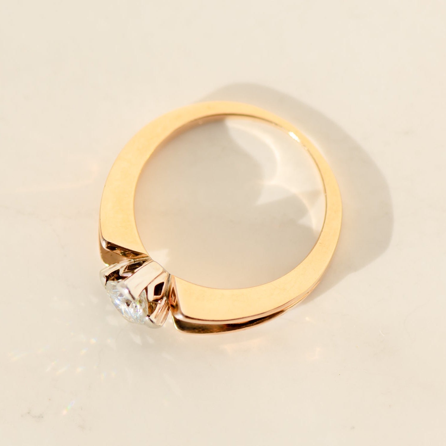 Solitär - Ring aus 750 Gelbgold mit Diamant (0,47 ct) – klassischer Verlobungsring - Honey Jewelry