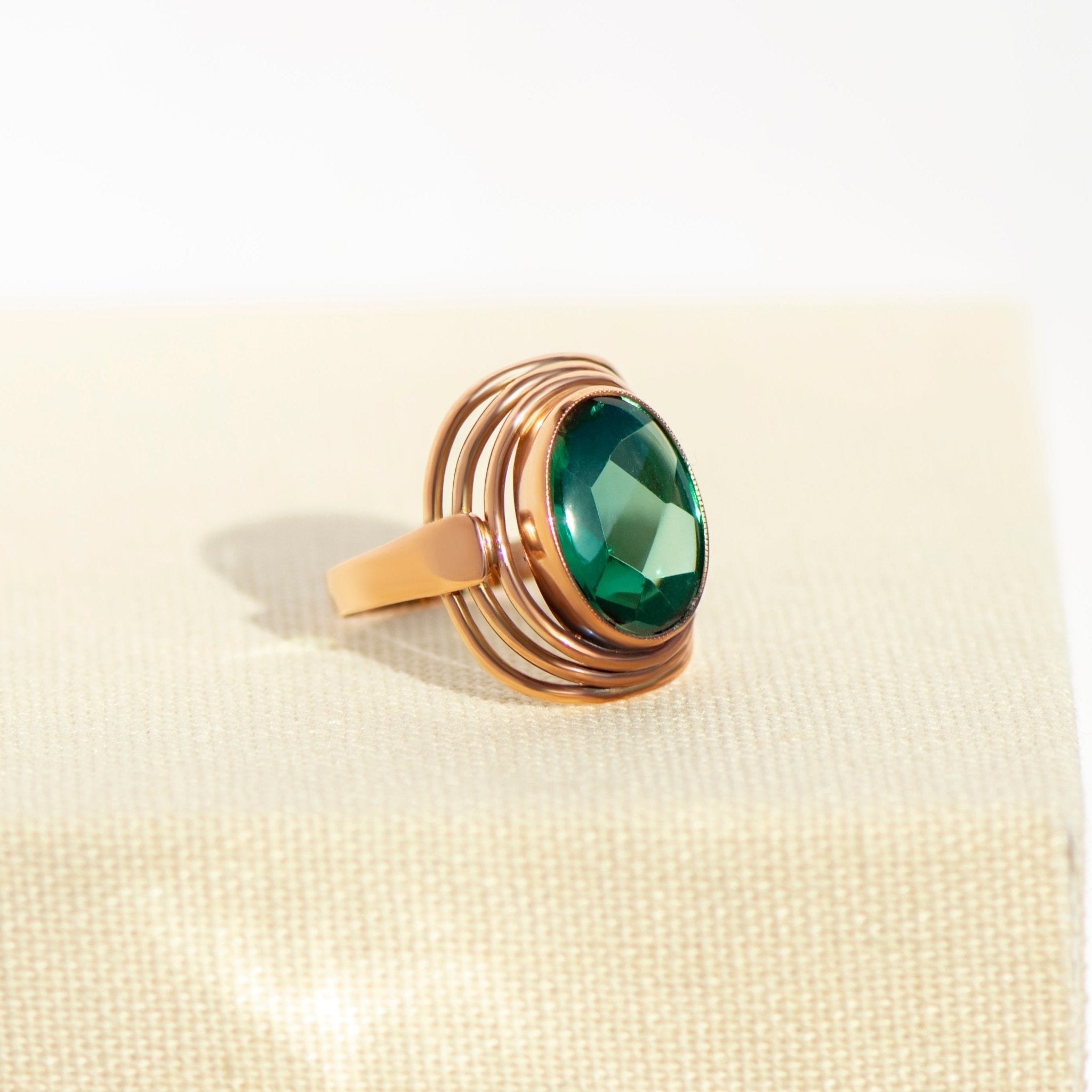 Space Age Turmalin Ring aus Gelbgold - Honey Jewelry