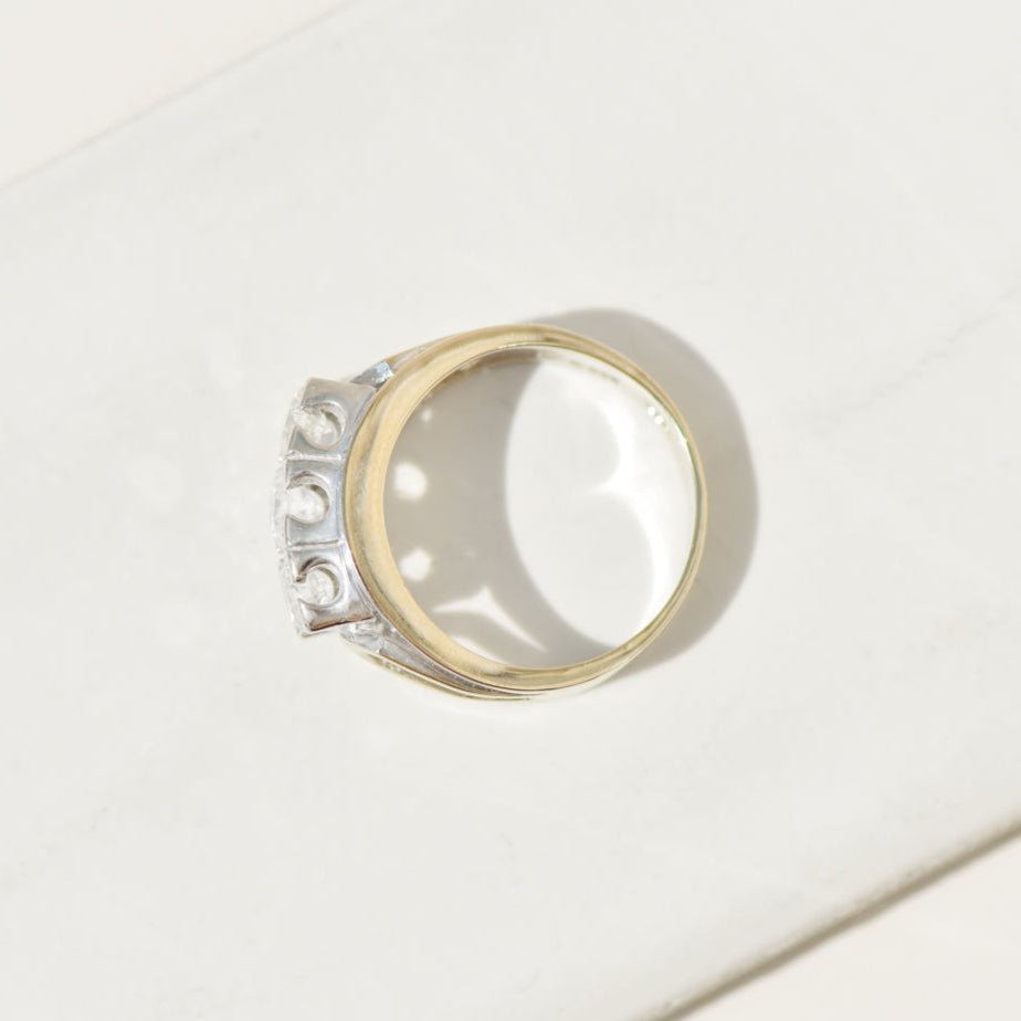 Triologie - Ring aus 14K Weißgold mit 3 Diamanten – Vergangenheit, Gegenwart & Zukunft in einem Ring - Honey Jewelry