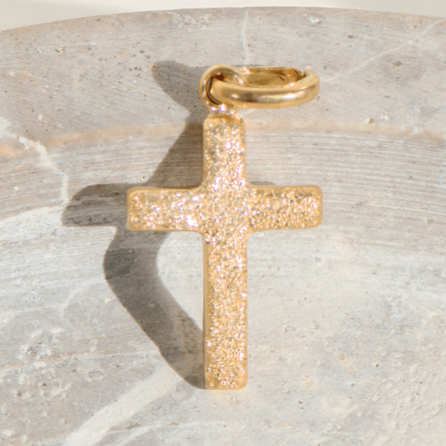 Vintage - Anhänger: Kreuz aus 18K Gelbgold – schlicht, diamantiert, zeitlos schön - Honey Jewelry