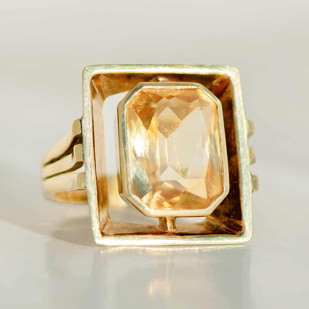 Vintage - Ring aus 14 Karat Gelbgold mit großem Citrin – architektonisches Design - Honey Jewelry