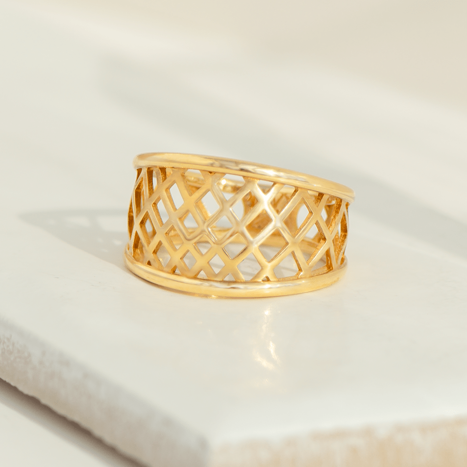 Vintage Ring mit durchbrochener Schiene aus 750er Gelbgold - Honey Jewelry