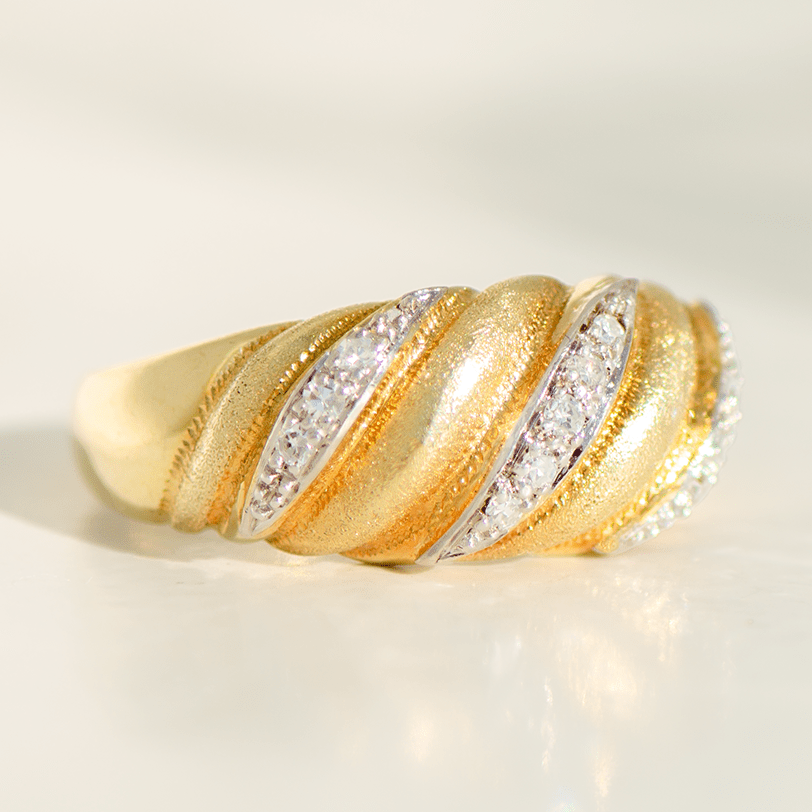 Vintage Wellen - Ring aus 14K Gelbgold mit Brillanten - Honey Jewelry