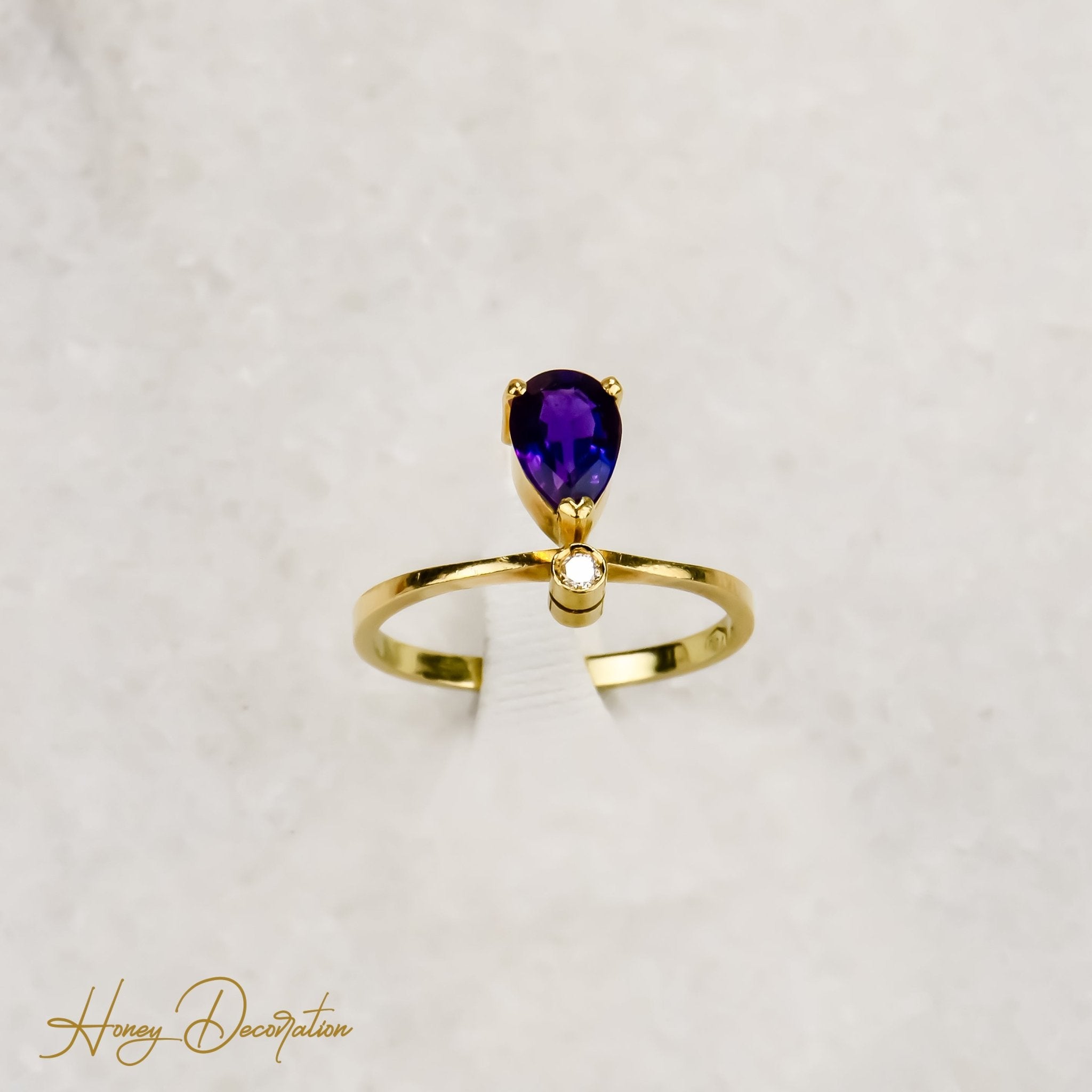 Zarter Amethyst Ring aus 18 Karat Gold - Honey Jewelry