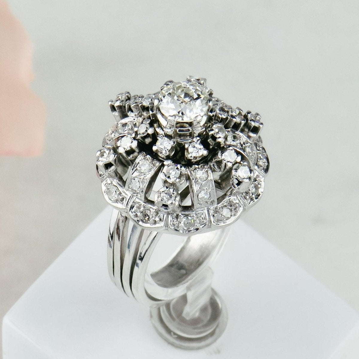 Luxus-Platinring besetzt mit Brillanten - Honey Decoration