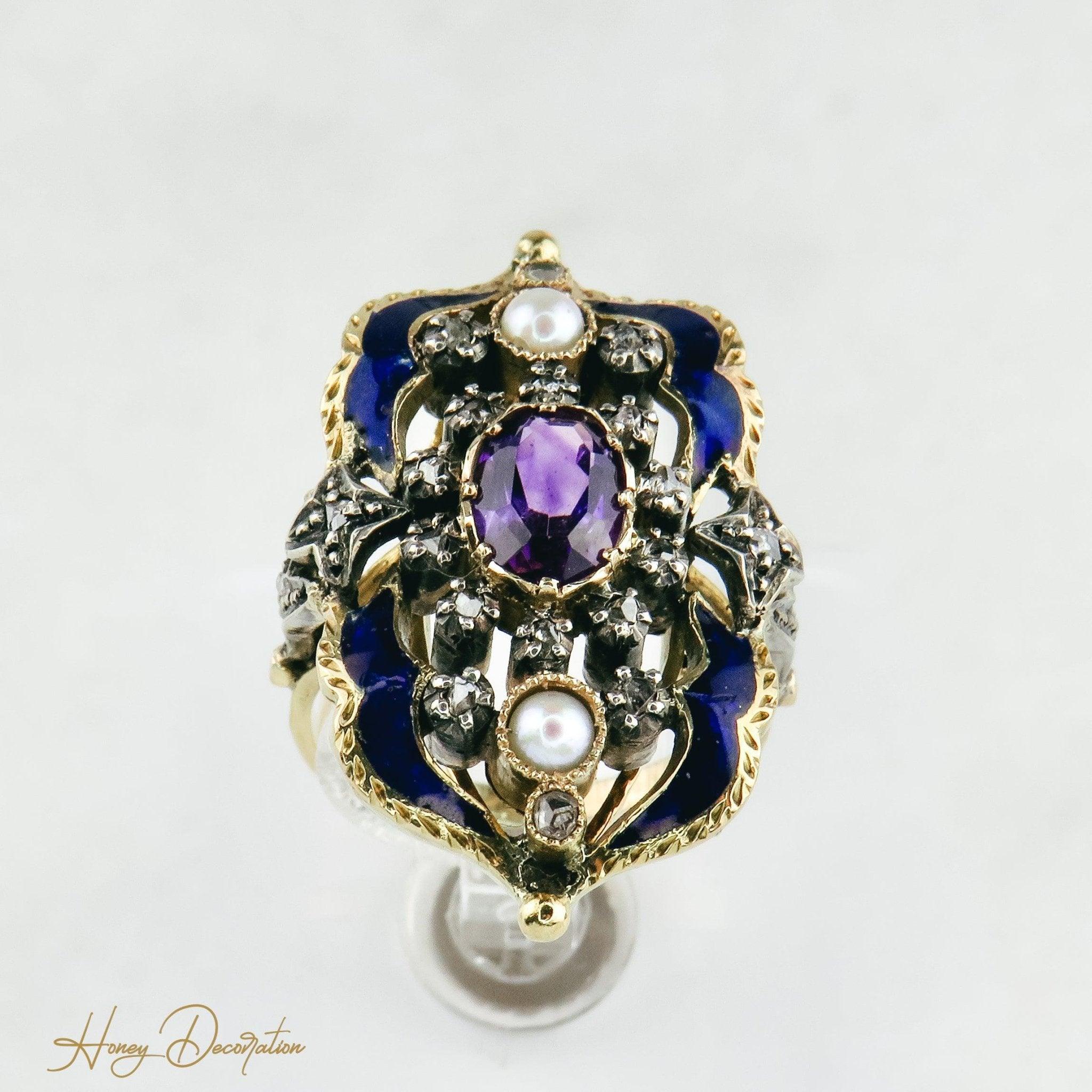 Traumhafter emaillierter Jugendstilring mit Diamantrosen. - Honey Decoration