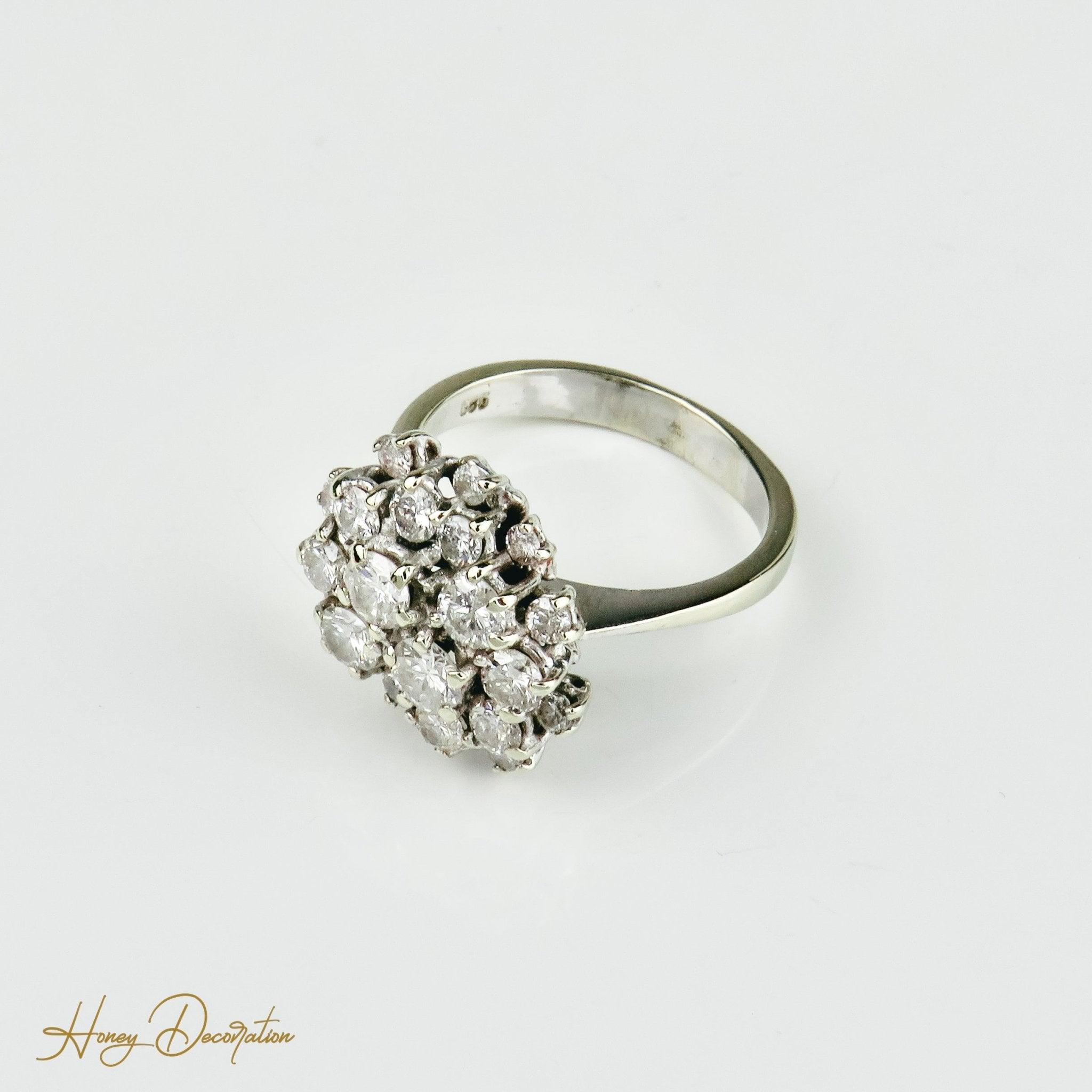 Traumhafter Weißgoldring mit Brillanten - Honey Decoration