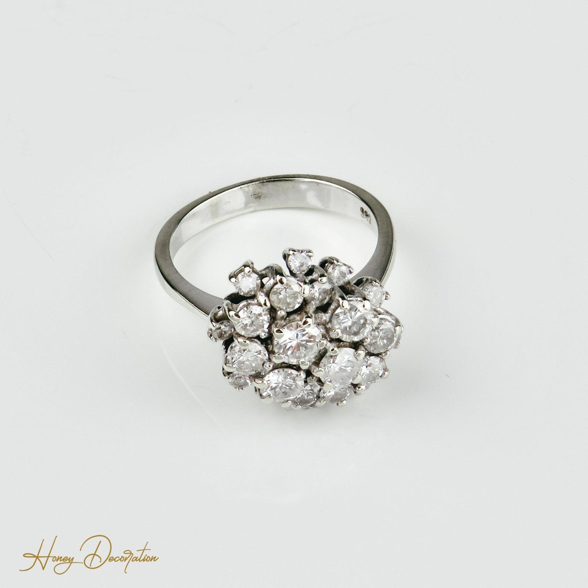Traumhafter Weißgoldring mit Brillanten - Honey Decoration