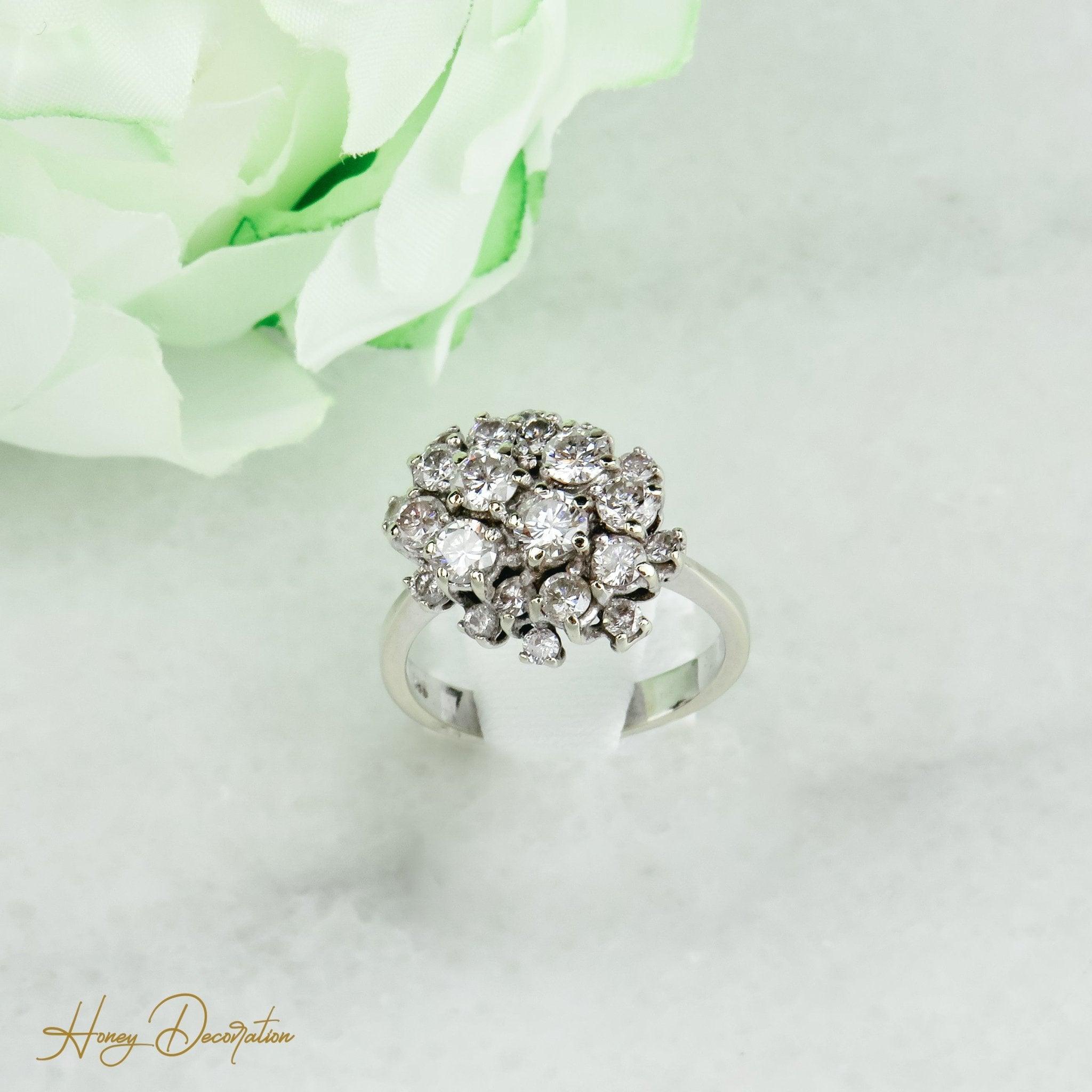 Traumhafter Weißgoldring mit Brillanten - Honey Decoration