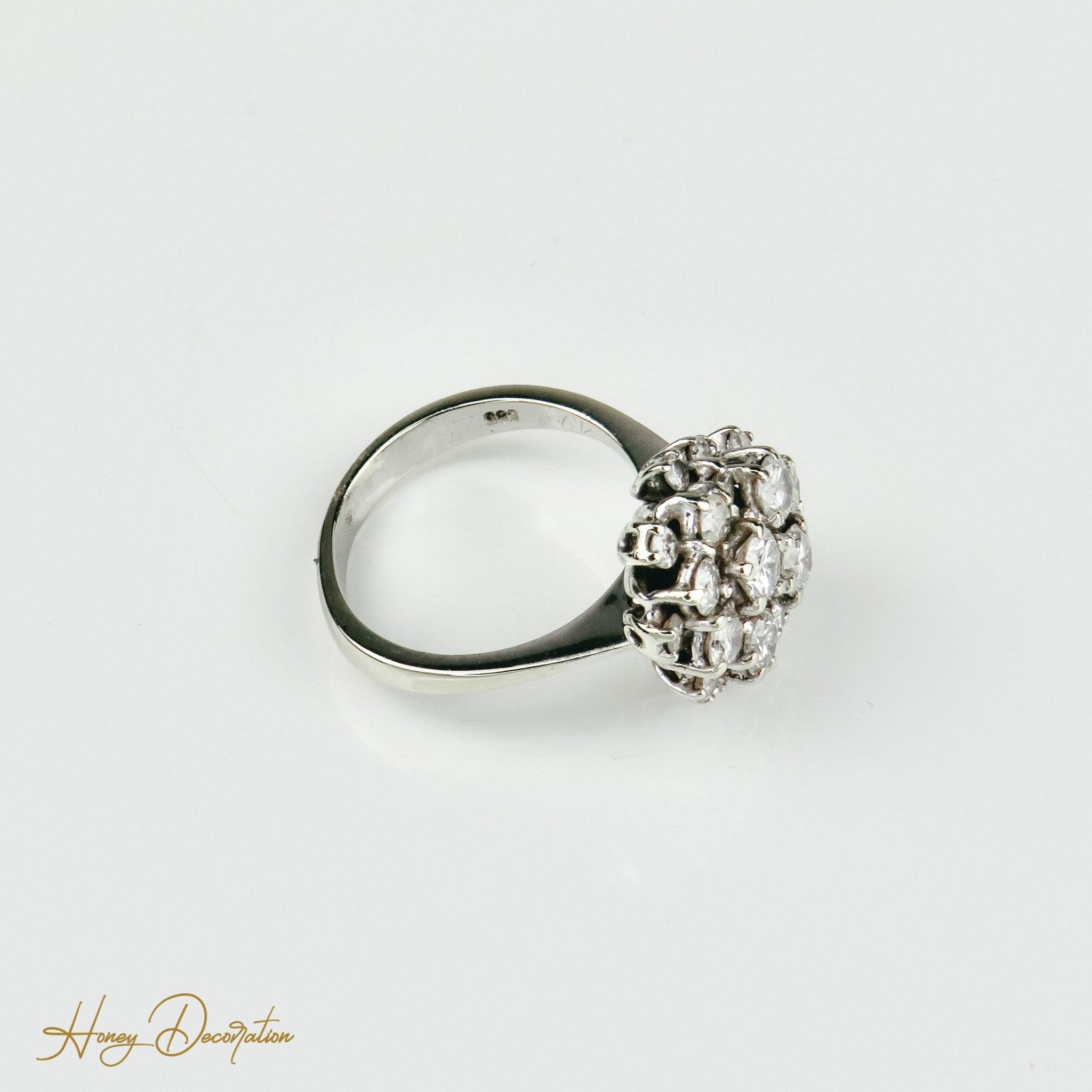 Traumhafter Weißgoldring mit Brillanten - Honey Decoration