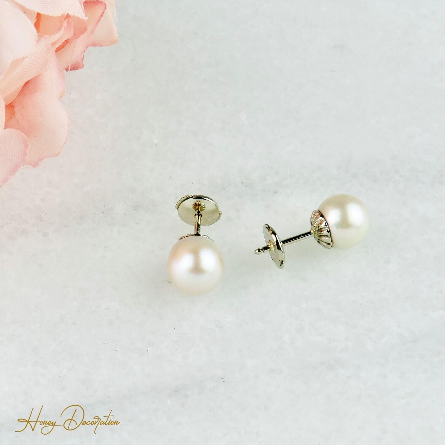 Wunderschöne Perlen Ohrstecker aus 18K Gold - Honey Jewelry