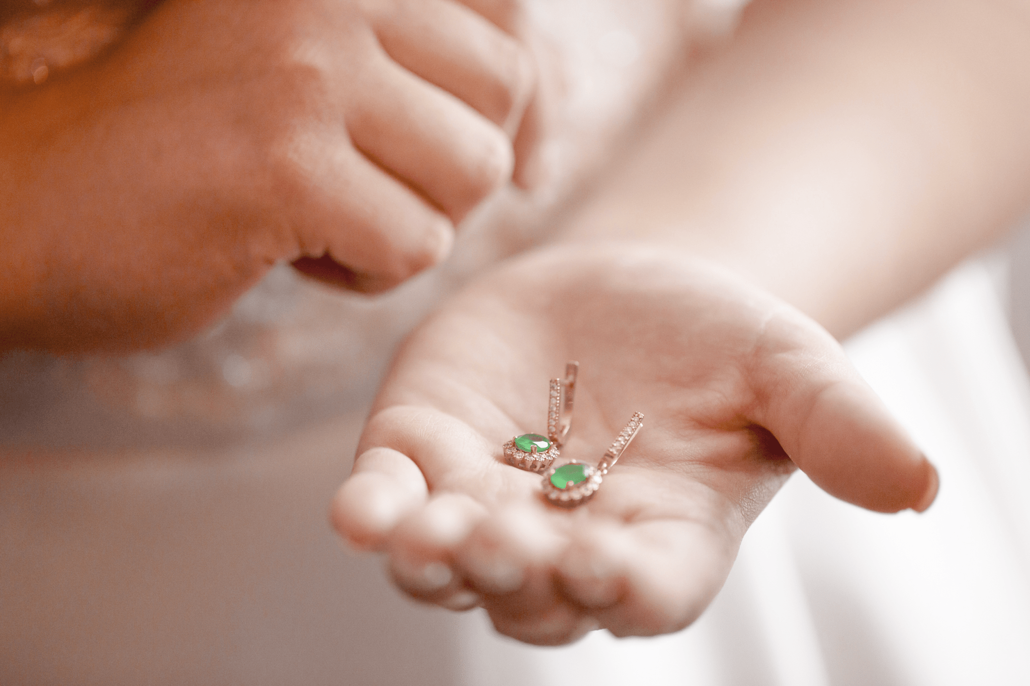 Der Peridot: Augusts leuchtender Schatz mit heilender Kraft - Honey Jewelry 