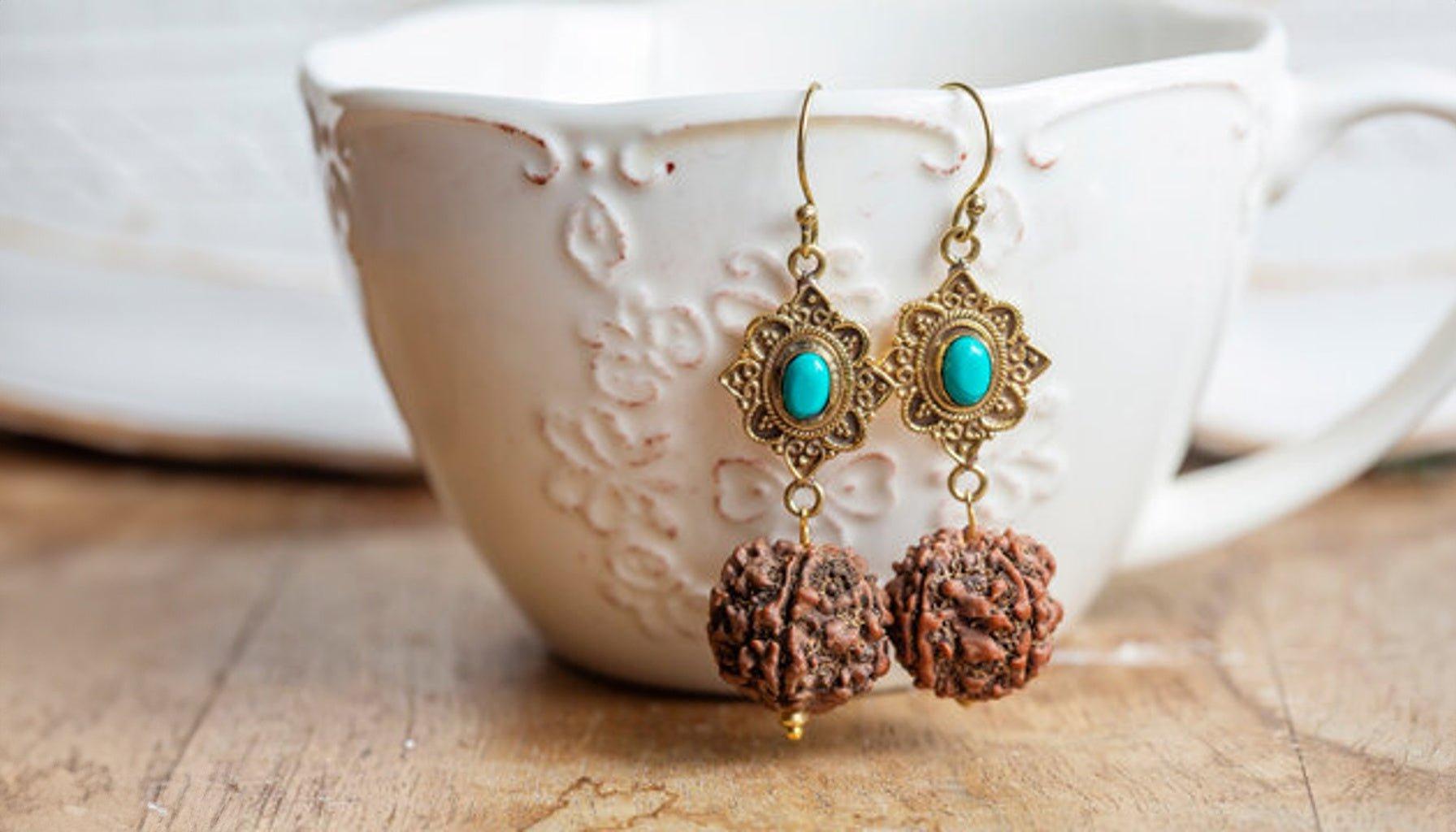 Türkis: Ein Edelstein voller Bedeutung und Glanz im Dezember - Honey Jewelry 