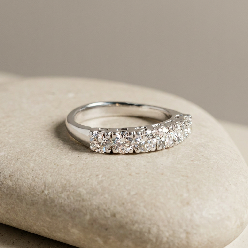 585 white gold ring with brilliant - radiant and chic