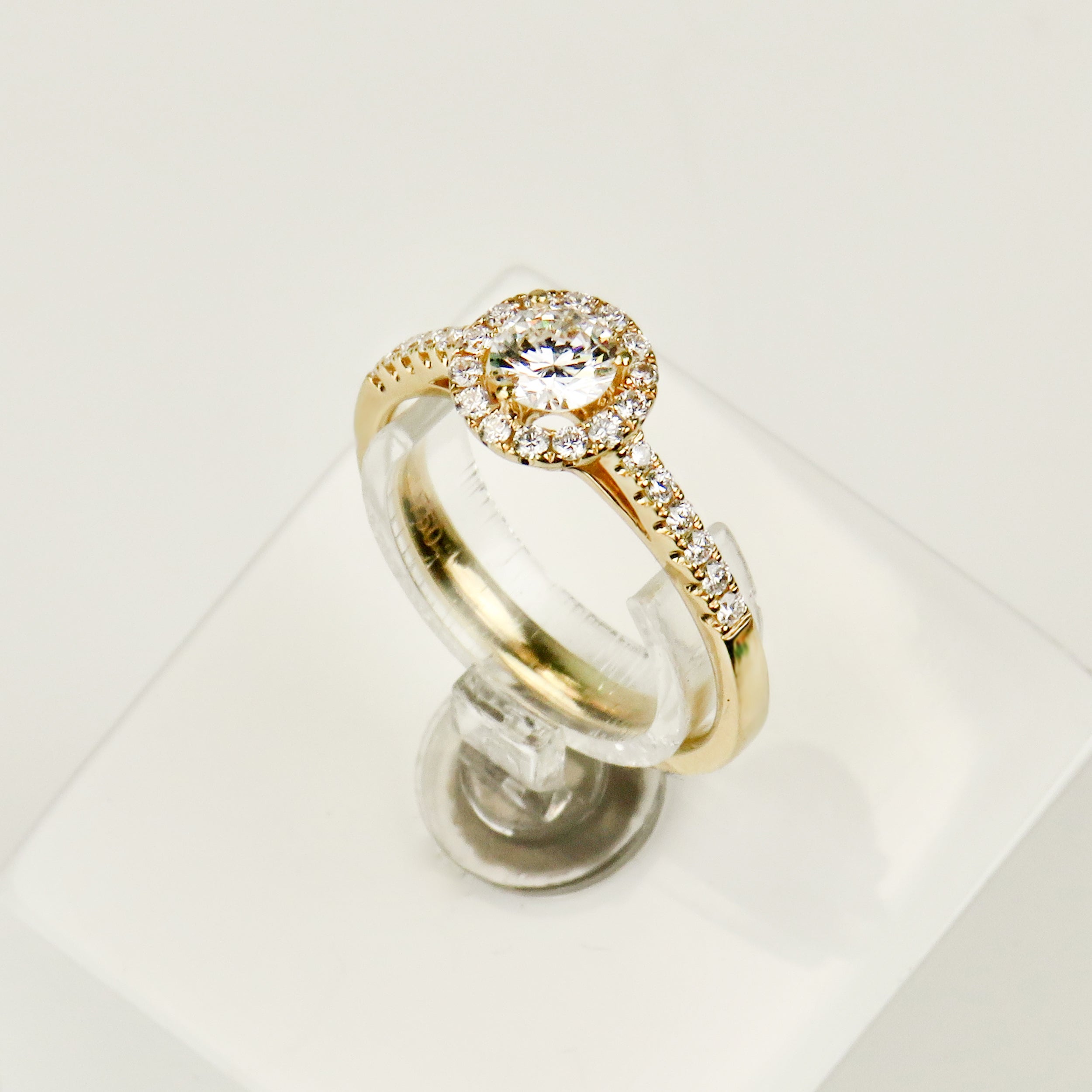 750 gold ring with brilliant - bright masterpiece