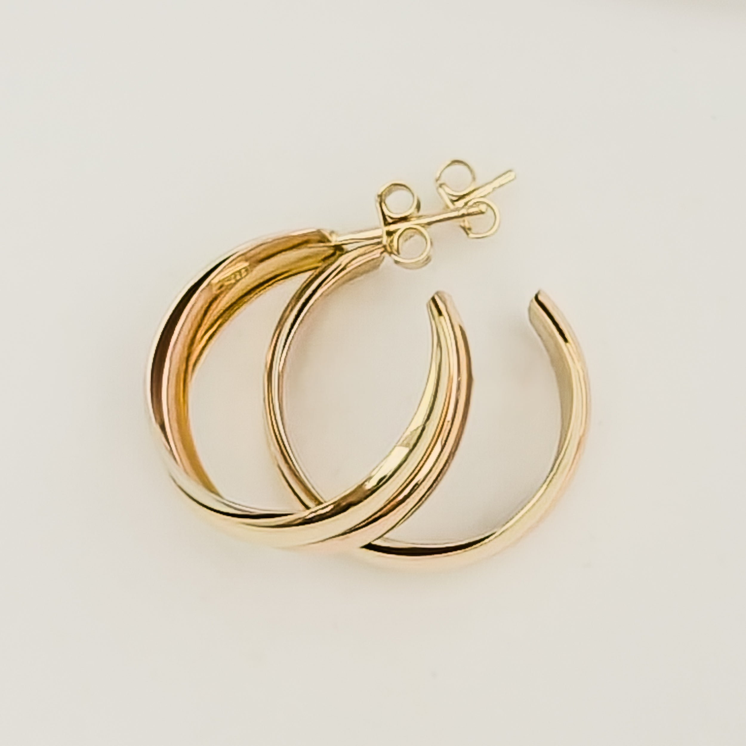 Tricolor-Creolen aus 14 Karat Gold
