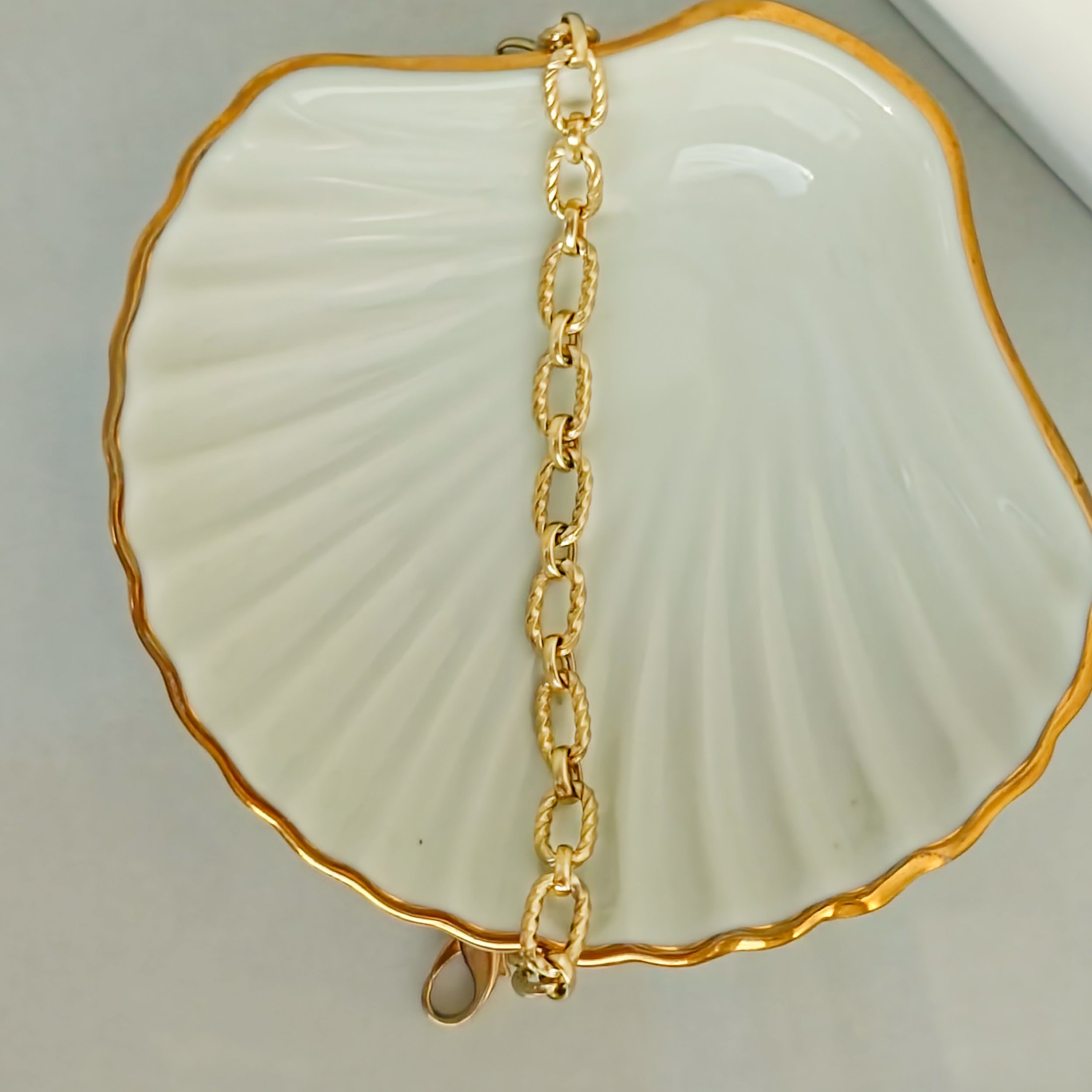 Gedrehtes Rundanker-Armband aus 8 K Gold