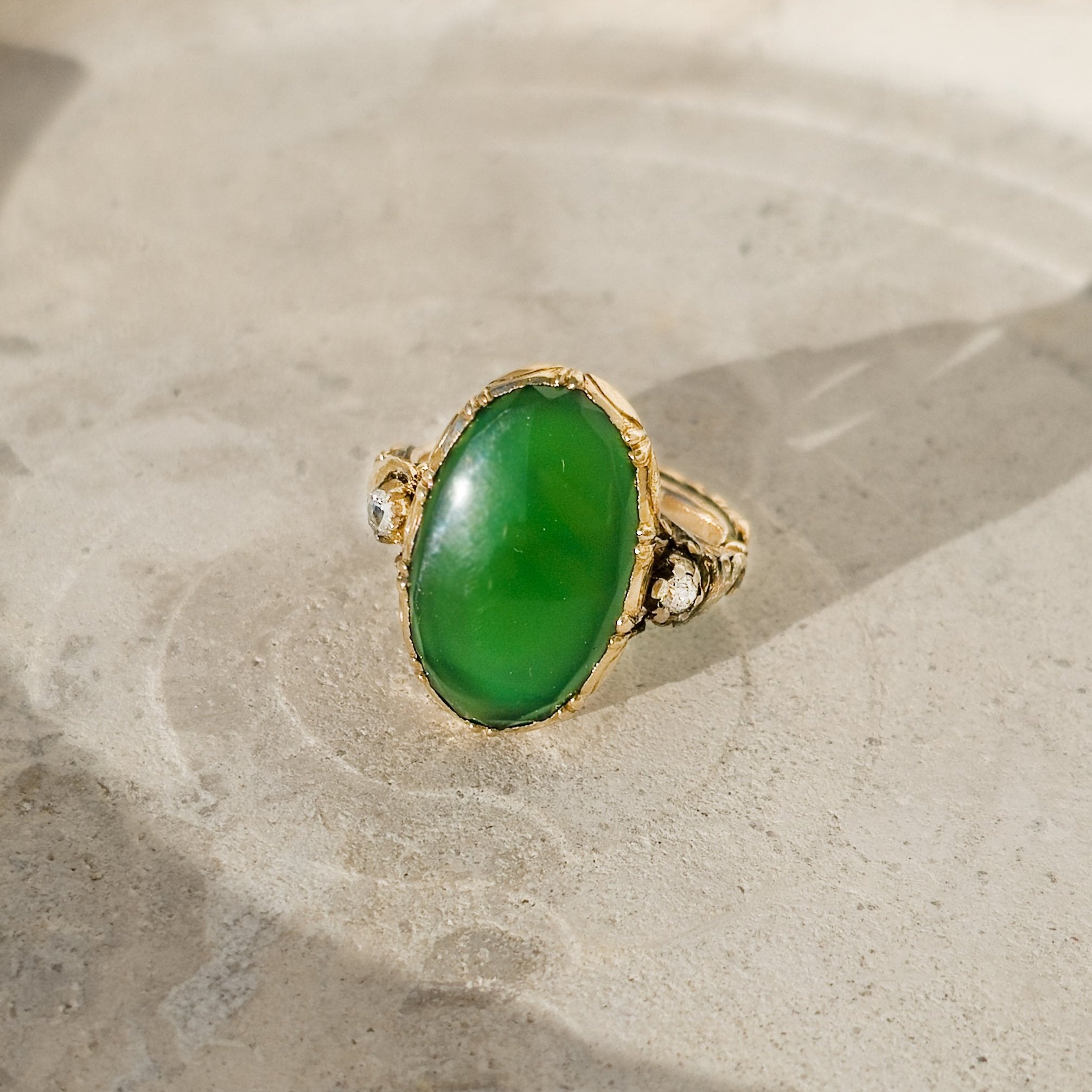 Antiker Ring aus Gold mit Jade