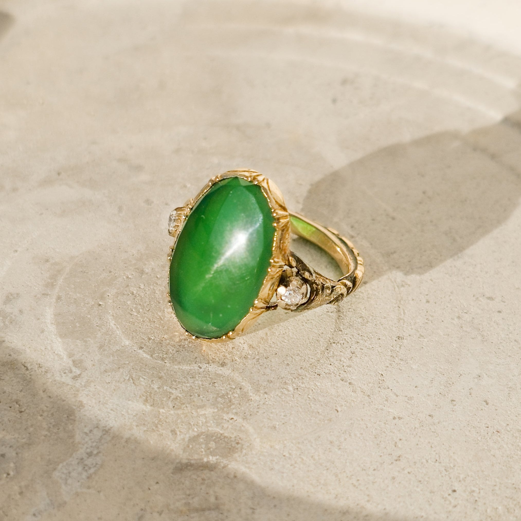 Antiker Ring aus Gold mit Jade