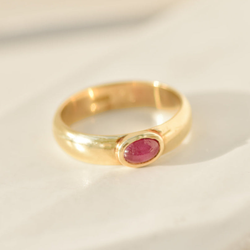 Gold ring with ruby ​​made of 14K gold