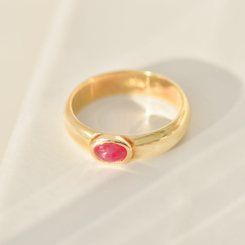 Gold ring with ruby ​​made of 14K gold