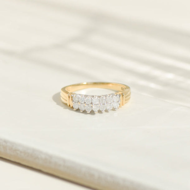 Bicolor vintage ring with diamonds – Sparkling 70s architecture for your finger