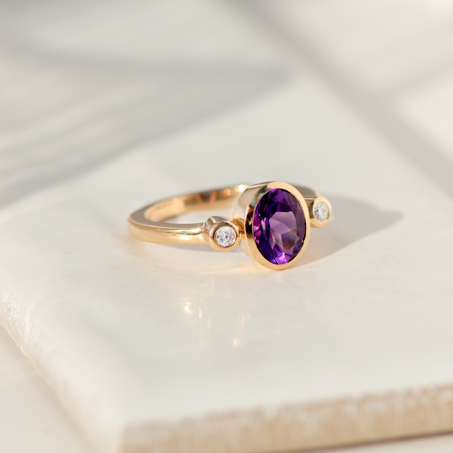 Eleganter Vintage-Ring aus 14 K Gelbgold mit Amethyst & Diamanten – zeitloser Klassiker
