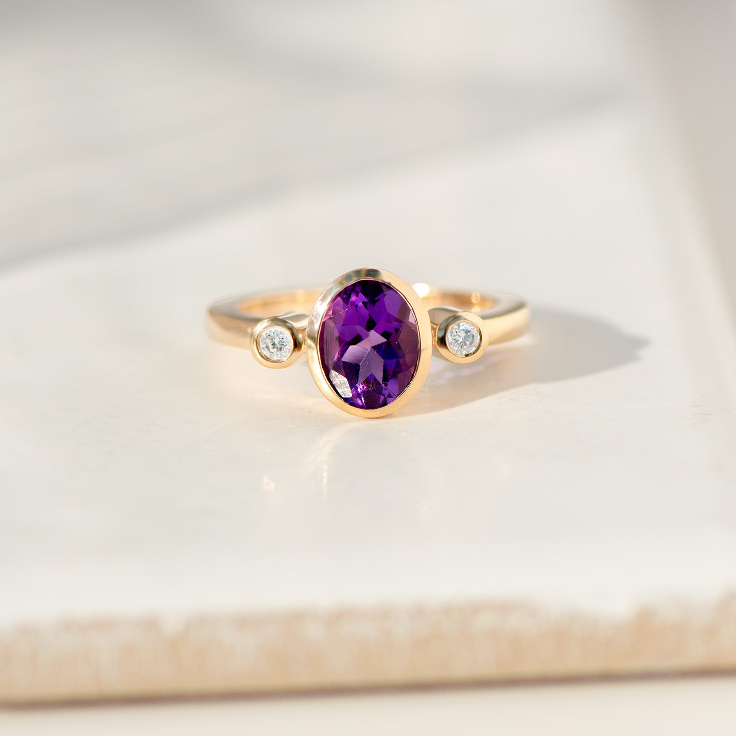 Eleganter Vintage-Ring aus 14 K Gelbgold mit Amethyst & Diamanten – zeitloser Klassiker